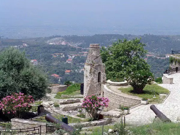 4. Снимка на Албания - страна на орли