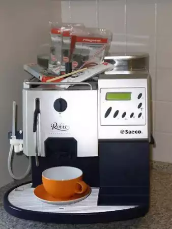 11. Снимка на Голям избор от всички модели кафемашини - SAECO, SOLIS, SATR
