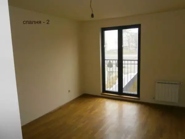 4. Снимка на Продавам 3 - стаен апартамент до МОЛ - България