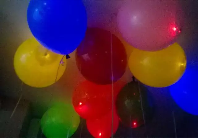 Светещи балони