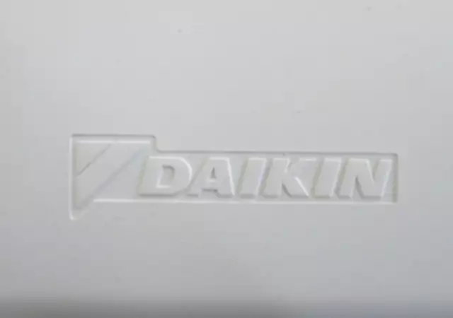 3. Снимка на Продавам японски инверторен климатик Daikin AR 22 LES.