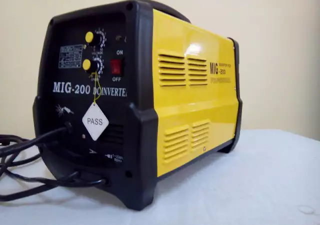 2. Снимка на Телоподаващо устройство MIG 200A - Professional