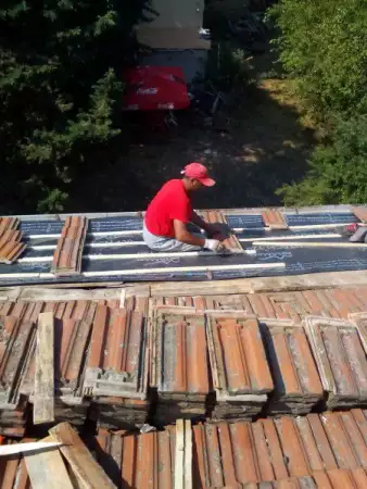 4. Снимка на Ремонт на покриви Отстраняване на течове
