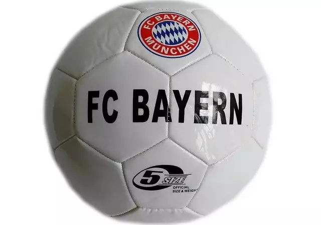 1. Снимка на Футболна топка за игра, футбол на отбор Bayern Munchen F.C.