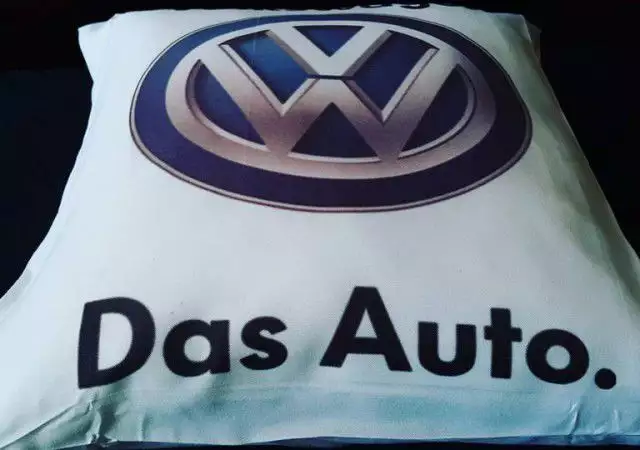 3. Снимка на Възглавница Volkswagen Das Auto.