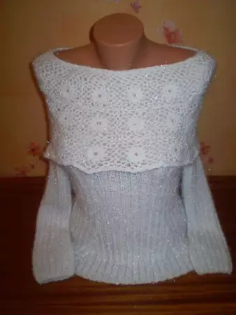 1. Снимка на ръчно плетени блузи и шалове