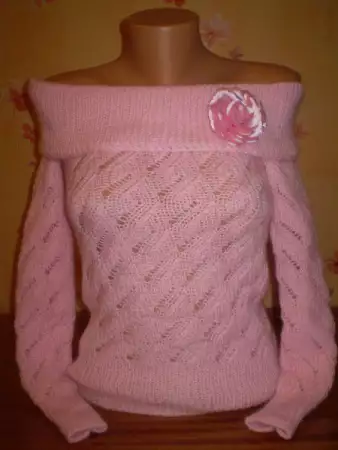 4. Снимка на ръчно плетени блузи и шалове