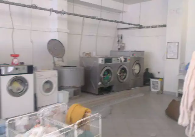 Продава се обществена пералня в Хасково