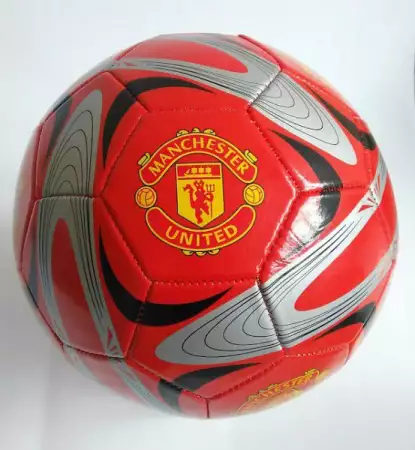 1. Снимка на Футболна топка кожена на отбор Manchester United