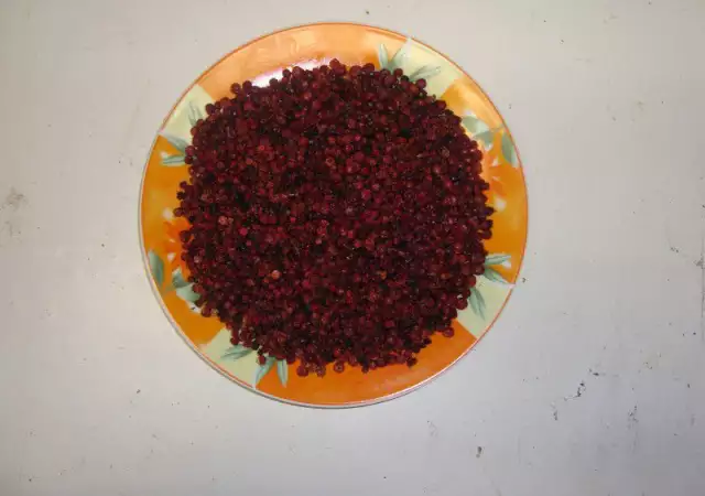 1. Снимка на Продавам сушена червена балканска боровинка