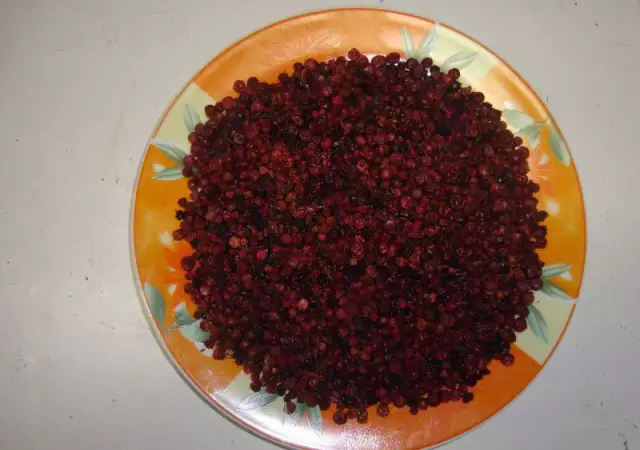 2. Снимка на Продавам сушена червена балканска боровинка