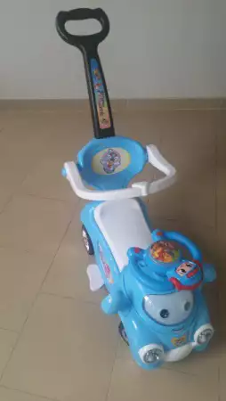 1. Снимка на Детска музикална кола с родителски контрол