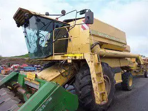1. Снимка на Комбайна за царевица и слънчоглед New Holland TX 36