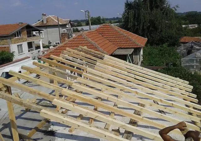 1. Снимка на ремонт на покриви
