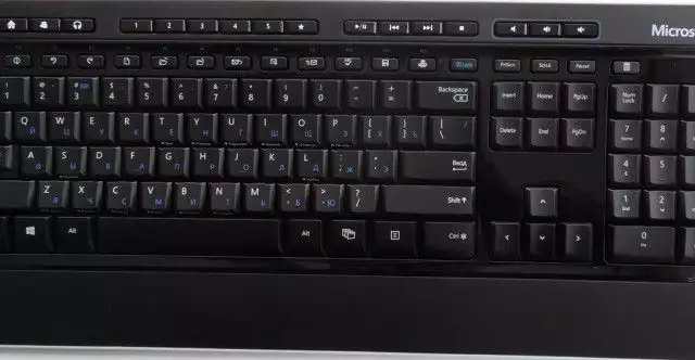 2. Снимка на Безжична клавиатура и мишка Microsoft Wireless 3000