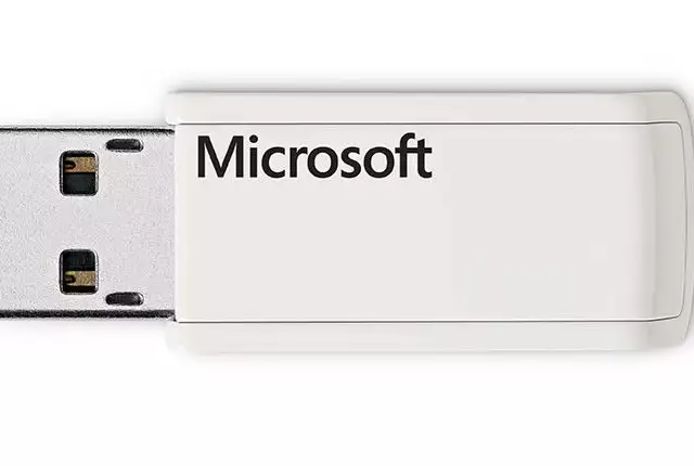 7. Снимка на Безжична клавиатура и мишка Microsoft Wireless 3000