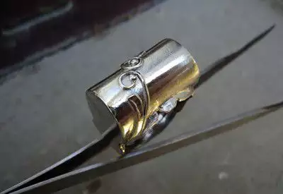 модел 324 Изработен от масивно сребро Дамски пръстен, с инк