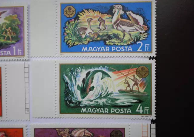 5. Снимка на унгарски пощенски марки