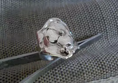 модел 330 Изработен от масивно сребро Дамски пръстен, с ин