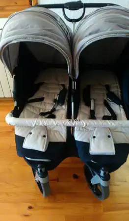 4. Снимка на Бебешка количка за близнаци Chipolino ТУИКС Атмосфера 2015
