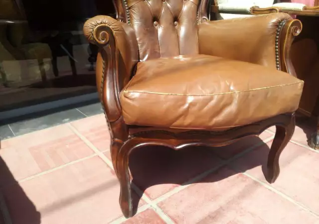 2. Снимка на класическо кресло