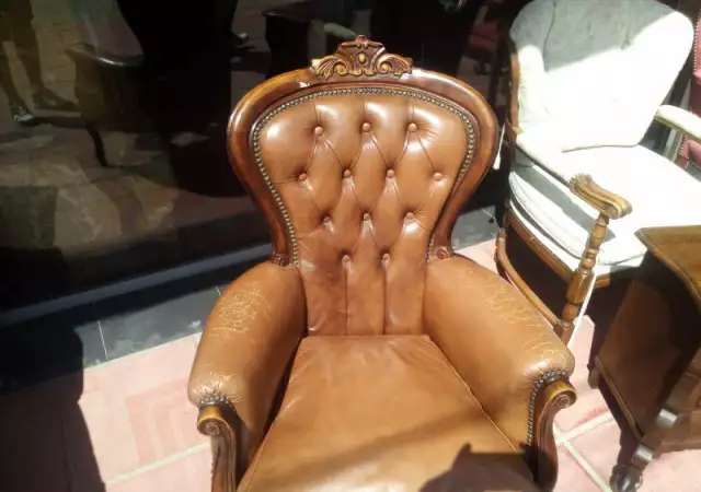 3. Снимка на класическо кресло