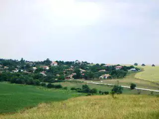 2. Снимка на ДОГОВАРЯНЕ - Двор, регулация, панорама, с.Изгрев - 18 км.от Варна