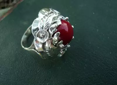 1. Снимка на модел 348 Продавам дамски пръстен, с инкрустиран 1 камък