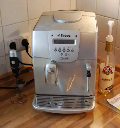 12. Снимка на Италиански и швейцарски напълно автоматични кафемашини