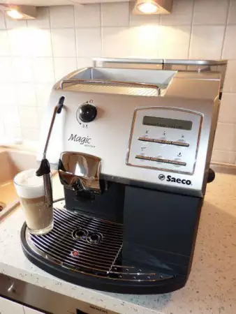 15. Снимка на Италиански и швейцарски напълно автоматични кафемашини