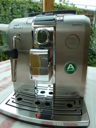 18. Снимка на Италиански и швейцарски напълно автоматични кафемашини