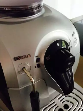 23. Снимка на Италиански и швейцарски напълно автоматични кафемашини