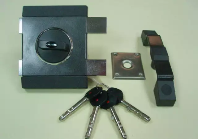 3. Снимка на ГЕРДА ТИТАН - допълнителна брава с висок клас на защита