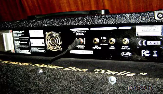 10. Снимка на Hybrid guitar combo amp Behringer - VT100FX - 