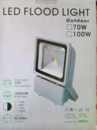 Топ цена Нови 100 или 200W LED прожектори 2 или диодни