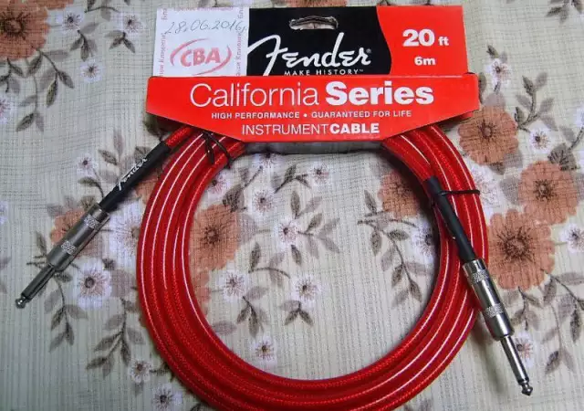 1. Снимка на Fender instrument cable red 6m.20ft.new.