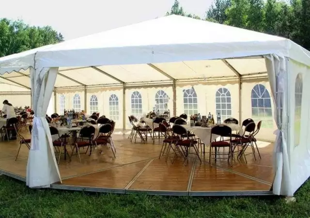 2. Снимка на НОВА Кетъринг предлага тенти, чадъри и шатри под наем