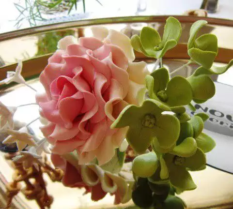 8. Снимка на НОВА Кетъринг, прекрасни захарни цветя от фондан