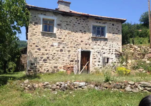 Къща в село Кръстатица