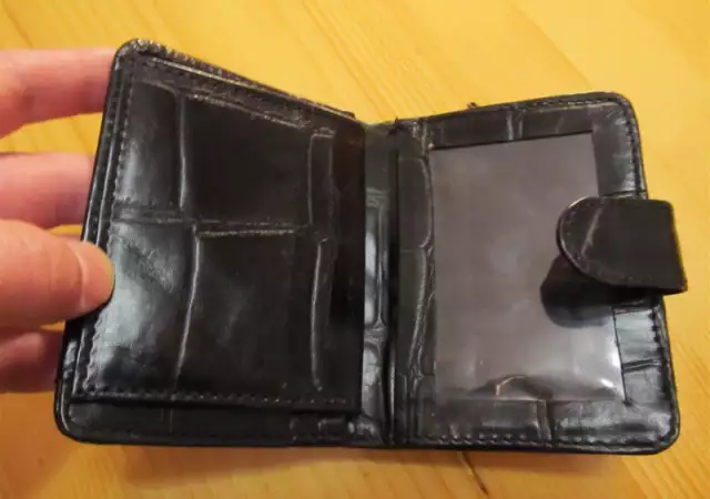 3. Снимка на Красиво черно портмоне от дебела телешка кожа с много делени