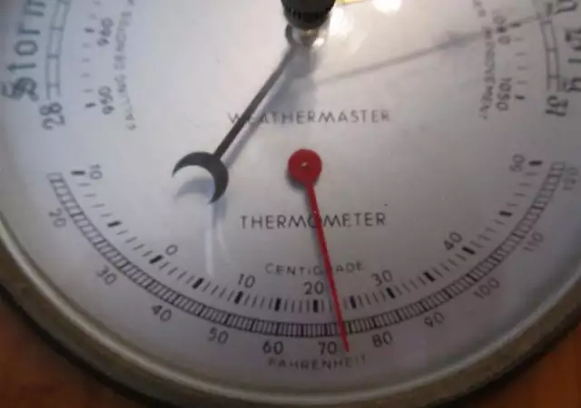 Стар английски барометър, термометър и влагомер в корпус от