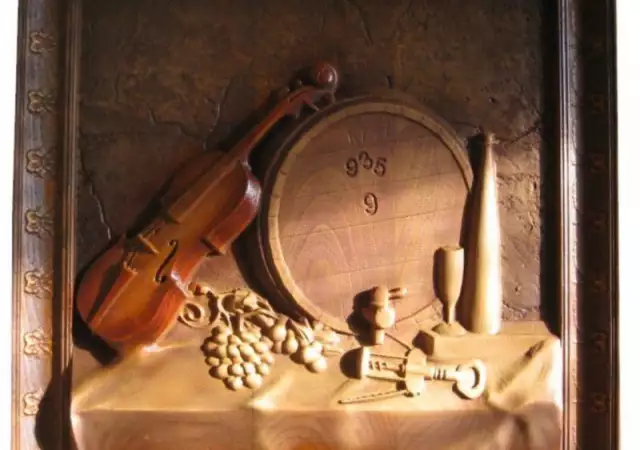 2. Снимка на Дърворезба Цигулка, грозде, бъчва ...