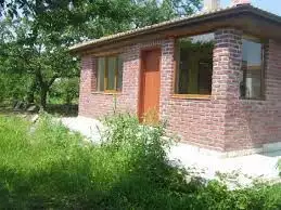 1. Снимка на Купувам малка къща до 30 км от София