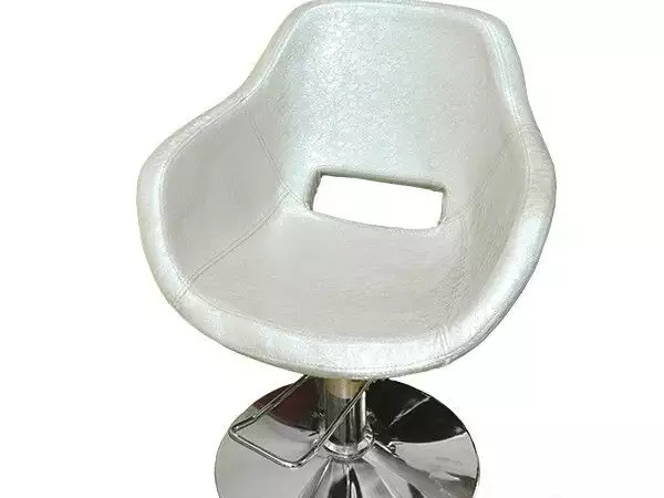 4. Снимка на Професионален фризьорски стол модел 104