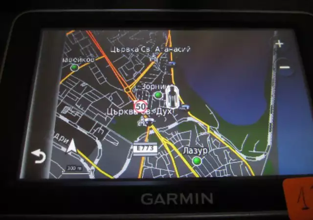 6. Снимка на навигация Garmin nulink 2360 отличен с карти на BG и EU