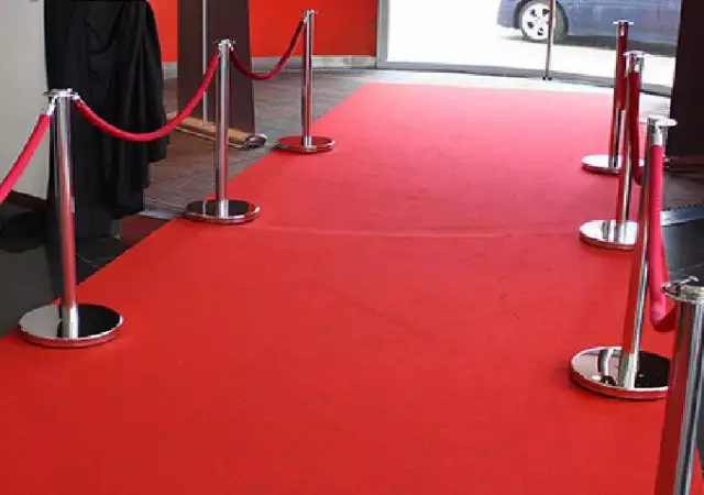 4. Снимка на Червен килим под наем от НОВА Кетъринг за Вашето събитие