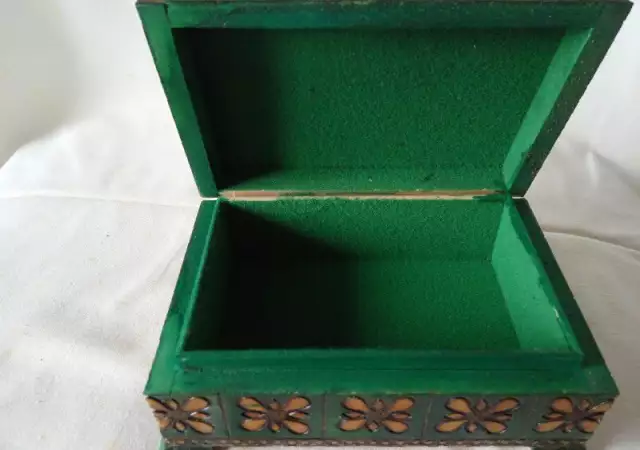 4. Снимка на Старинни Дървени Кутии Ръчна Изработка