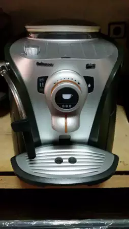 1. Снимка на Кафе машина - автомат Saeco Odea giro