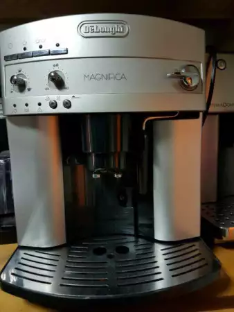 Кафемашина - автомат Delonghi Magnifica
