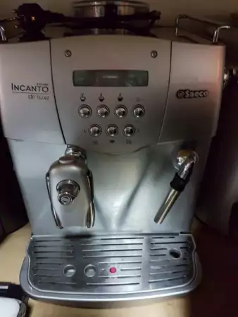 1. Снимка на Кафе машина - автомат Saeco Incanto de luxe - рециклирана